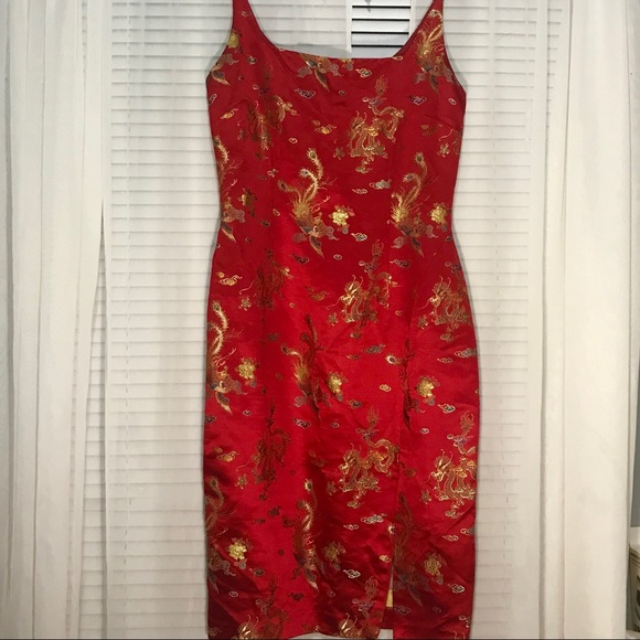 red satin embroidered dress with side slit - Picture 4 of 5